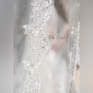 Stunning Ivory Chapel Veil with Pencil edge and lace